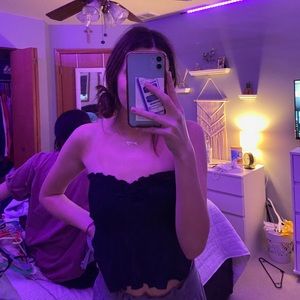 hollister off the shoulder scrumchy top